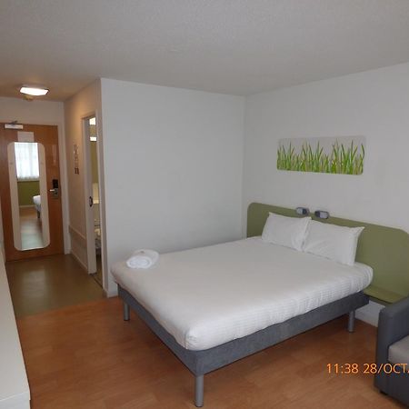 Warrington Motel, J20 M6 Lymm Services エクステリア 写真