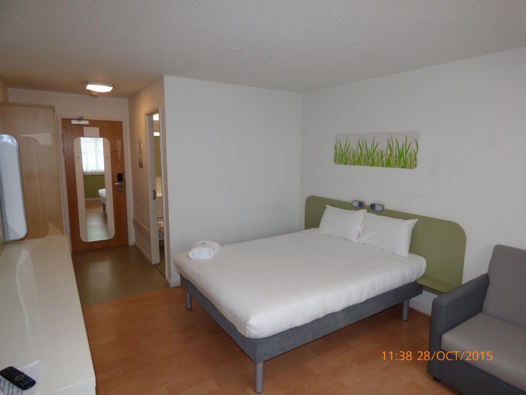 Warrington Motel, J20 M6 Lymm Services エクステリア 写真