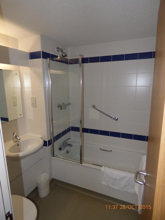 Warrington Motel, J20 M6 Lymm Services エクステリア 写真