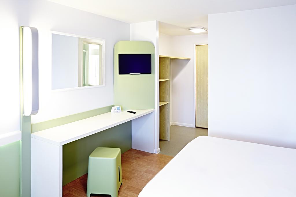 Warrington Motel, J20 M6 Lymm Services エクステリア 写真