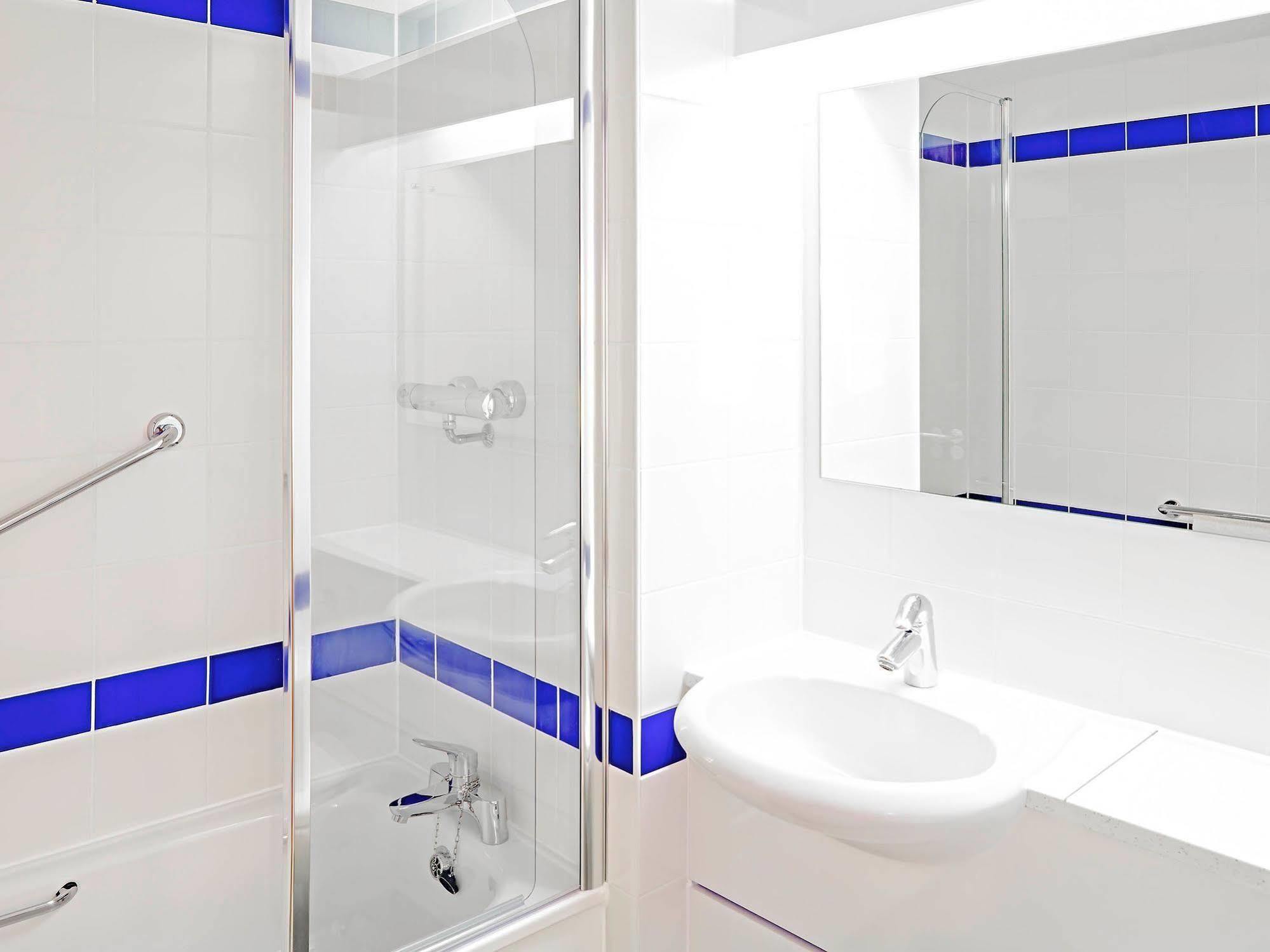 Warrington Motel, J20 M6 Lymm Services エクステリア 写真